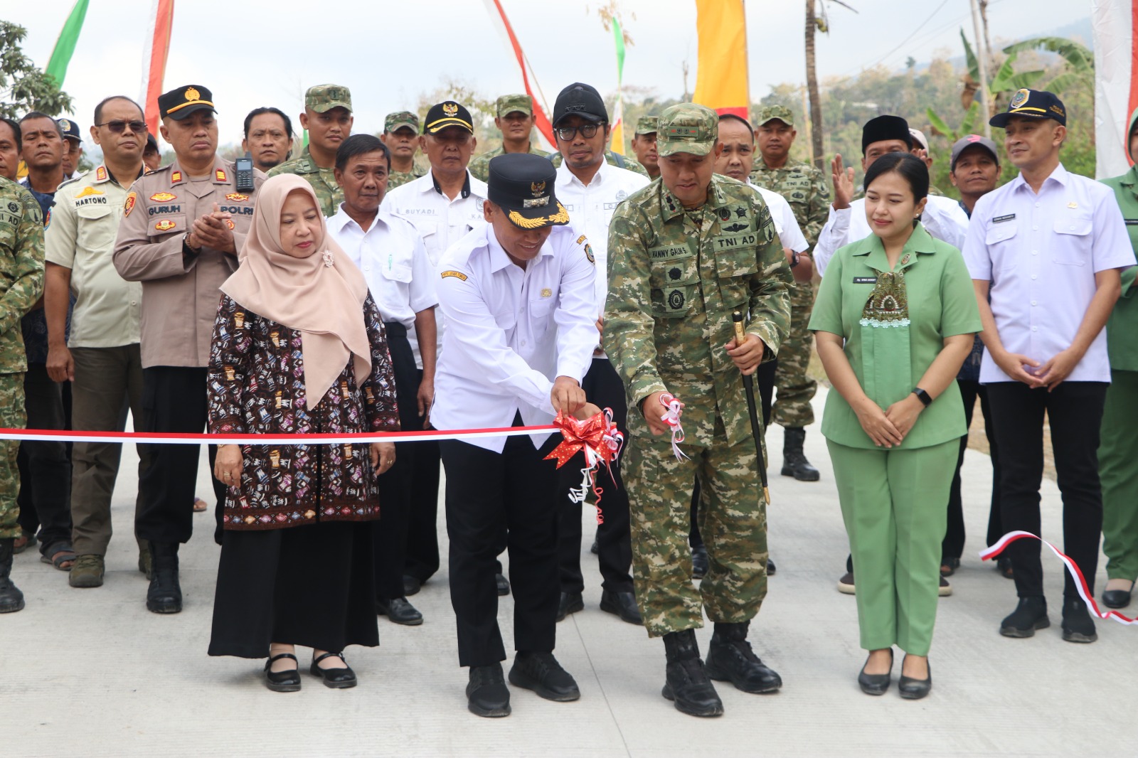 Karya Bhakti TNI Kodim Tulungagung Tuntas, Jalan Beton 2,2 Kilometer Hubungkan Wonorejo–Kedungcangkring